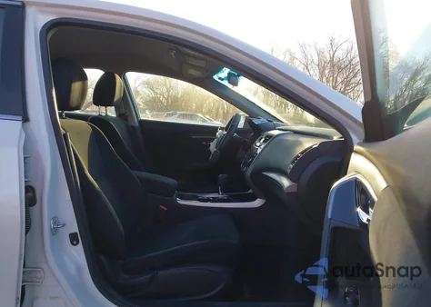 2014 Nissan Altima 2.5 z USA, uszkodzony, nr VIN 1N4AL3AP4EC202621